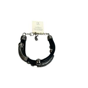Da Vinci lead & nickel safe bracelet -
Silver and black